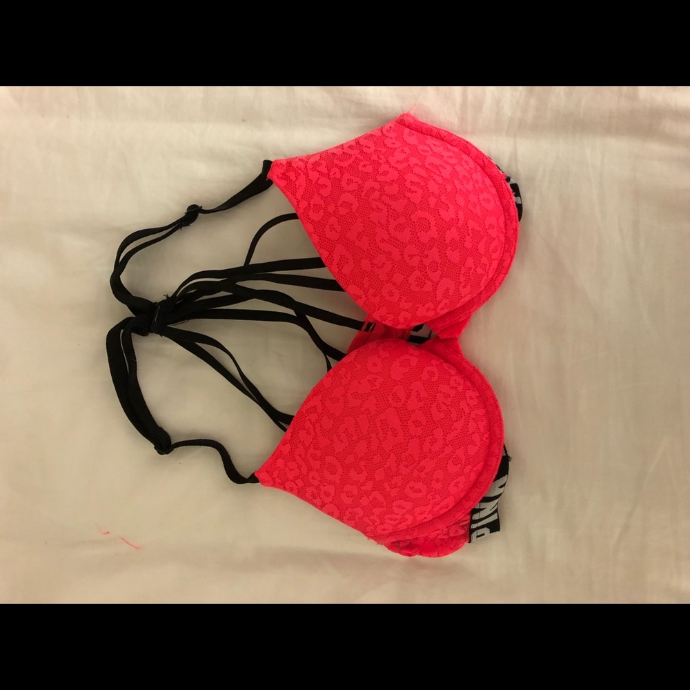 Victoria’s Secret front close push up bra